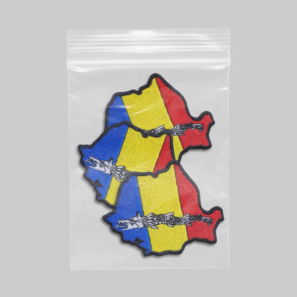 Emblema Romania tricolor cu lup dacic 7.5 x 6 cm